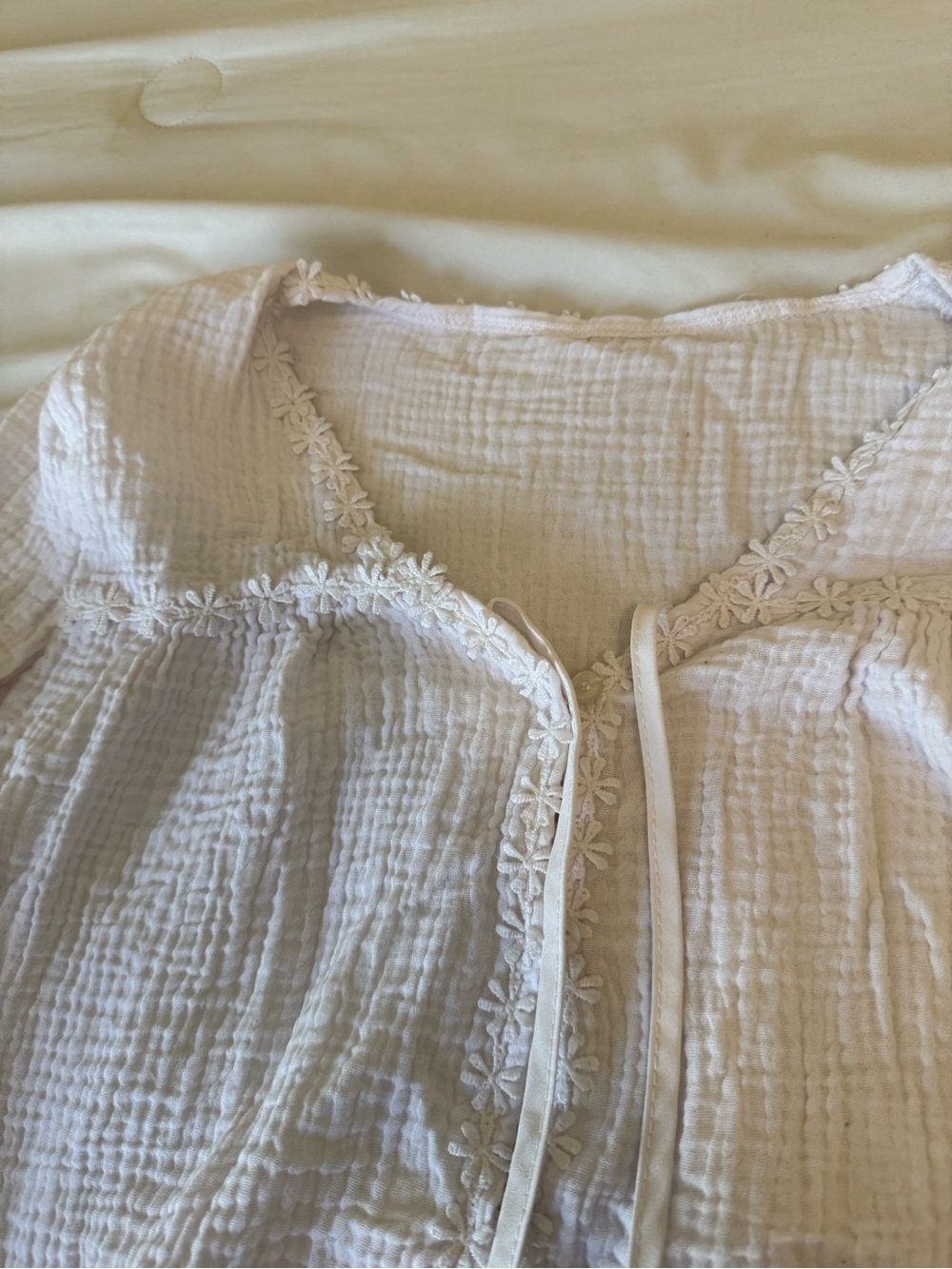 White loose long sleeve blouse with flower details - large and loose